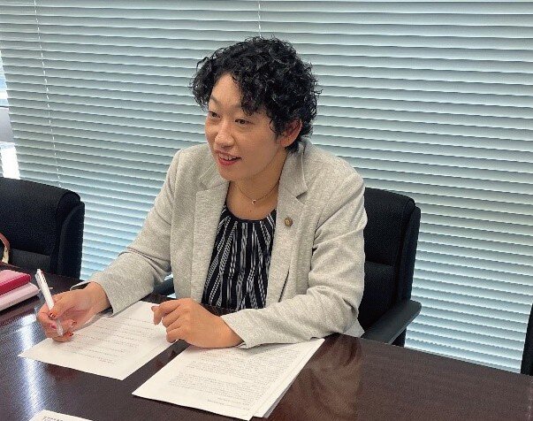 72頁弁護士探訪.jpg